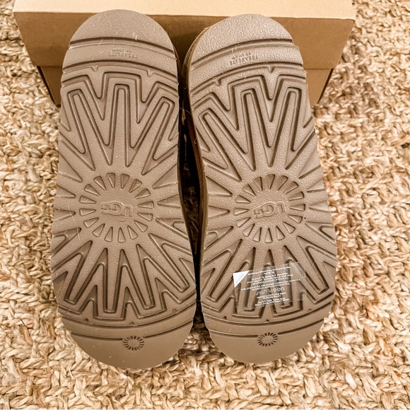 NWT UGG Classic Mini Platform Chestnut Size Y5/Women 6.5 - Picture 11 of 16